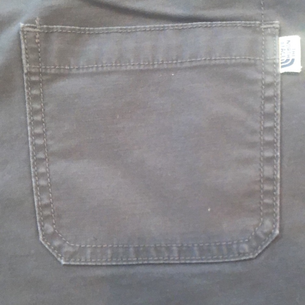 The North Face Shorts sz 6 - Picture 5 of 8